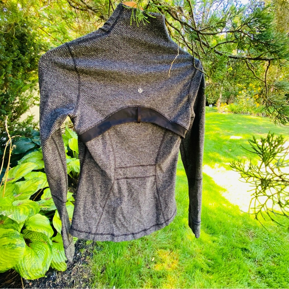 Lululemon Define Jacket size 6 - Picture 2 of 3